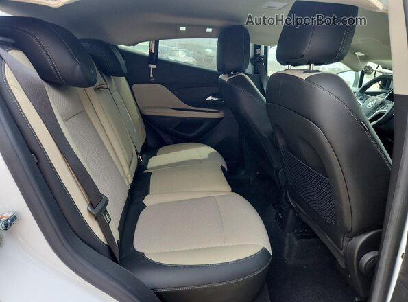 KL4CJASB4MB317833 2021 BUICK ENCORE White Vista de los asientos traseros