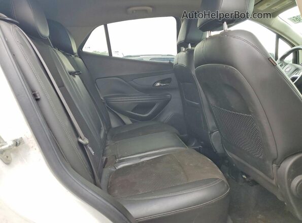 KL4CJASB5HB019085 2017 BUICK ENCORE White Widok wnętrza z tyłu