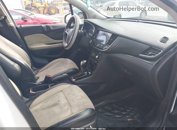 KL4CJASB5HB126444 2017 BUICK ENCORE White Вид салону спереду
