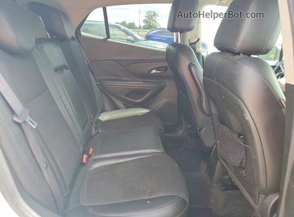 KL4CJASB5JB528678 2018 BUICK ENCORE White Vista interior trasera