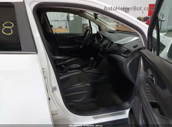 KL4CJASB9JB508286 2018 BUICK ENCORE White Widok wnętrza z przodu