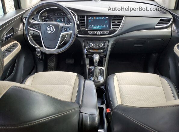 KL4CJASB9JB578953 2018 BUICK ENCORE Серебряный Вид панели приборов