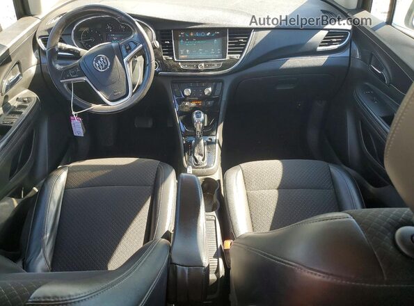 KL4CJASBXKB772022 2019 BUICK ENCORE Белый Вид панели приборов
