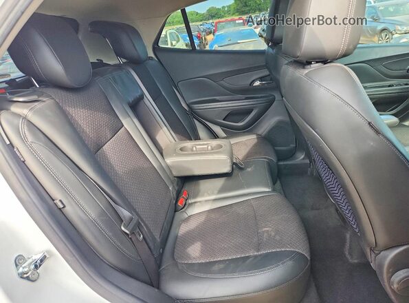 KL4CJASBXKB886697 2019 BUICK ENCORE White Widok wnętrza z tyłu