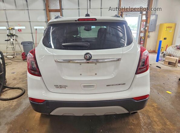 KL4CJBSB3JB712829 2018 BUICK ENCORE White Հետևի տեսք
