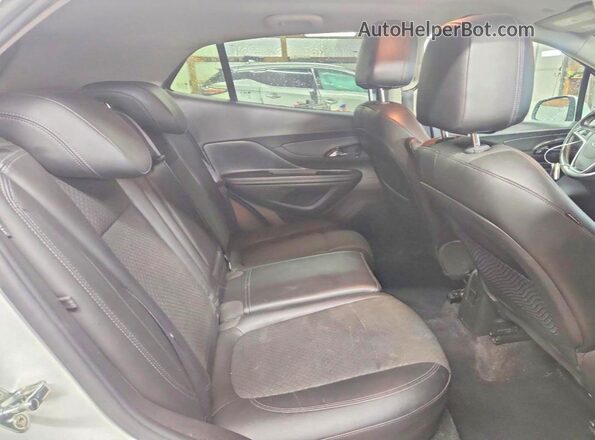 KL4CJBSB3JB712829 2018 BUICK ENCORE White Սալոնի հետևի տեսք