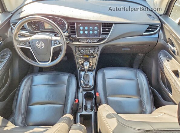 KL4CJCSB0JB569778 2018 BUICK ENCORE Silver Вид панелі приладів
