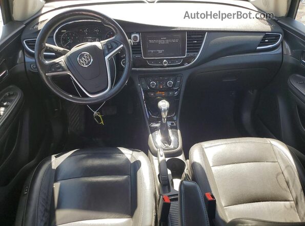 KL4CJCSB0JB642860 2018 BUICK ENCORE Silver Vista del salpicadero
