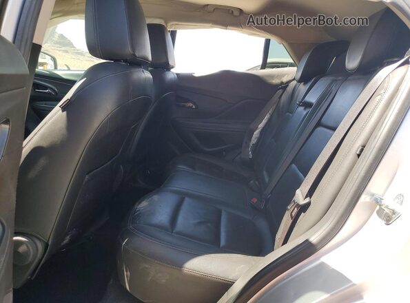 KL4CJCSB0JB642860 2018 BUICK ENCORE Silver Vista interior trasera
