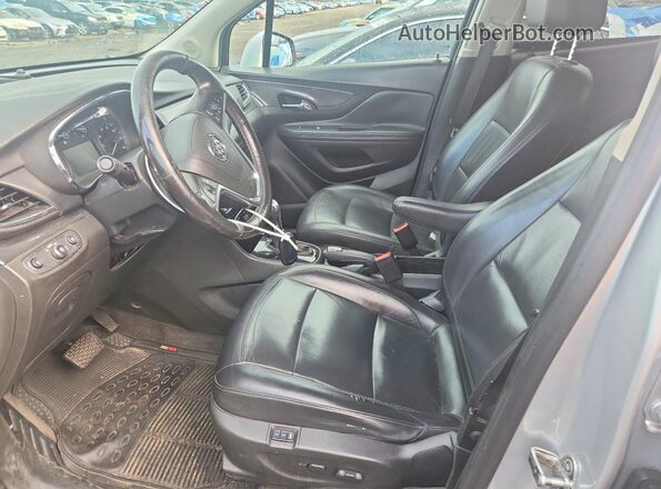 KL4CJCSB6HB138274 2017 BUICK ENCORE Серебряный Вид салона спереди
