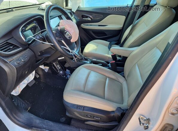 KL4CJCSB6JB674907 2018 BUICK ENCORE White Front interior view