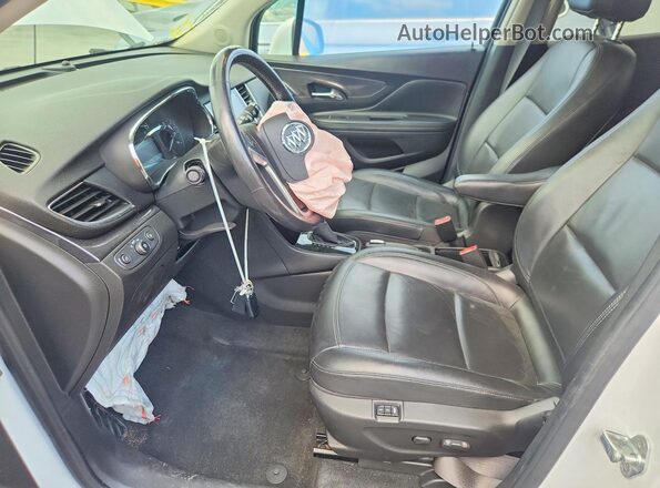 KL4CJCSM3KB860133 2019 BUICK ENCORE Белый Вид салона спереди