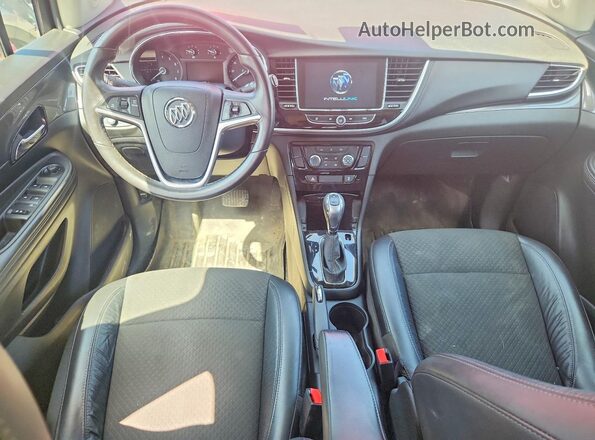KL4CJESB2HB159487 2017 BUICK ENCORE Red Vista del salpicadero