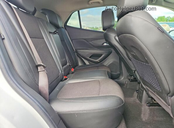 KL4CJESB3KB822508 2019 BUICK ENCORE White Вид задньої частини салону