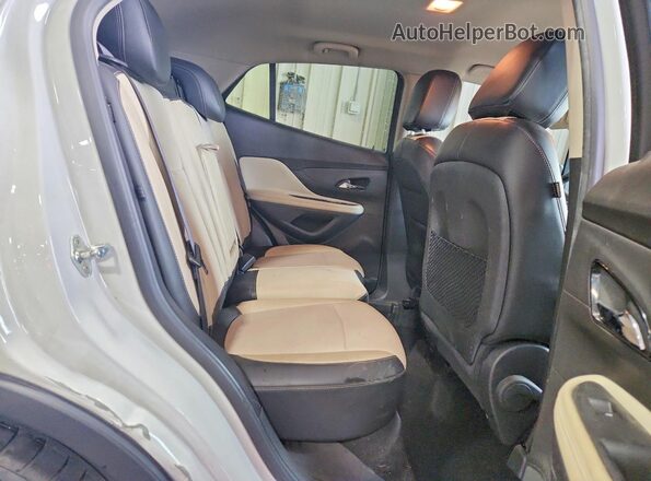 KL4CJESB3LB032059 2020 BUICK ENCORE White Vista de los asientos traseros