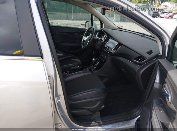 KL4CJESB7JB723012 2018 BUICK ENCORE Silver Front interior view