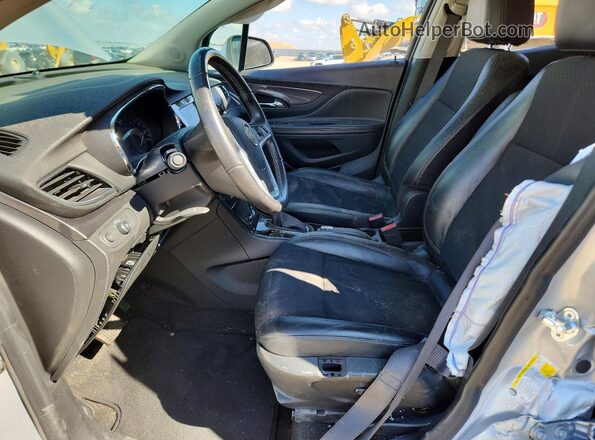 KL4CJESM1MB363192 2021 BUICK ENCORE Серебряный Вид салона спереди