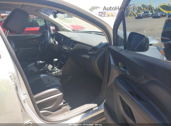 KL4CJESM6NB538862 2022 BUICK ENCORE Silver Вид салону спереду