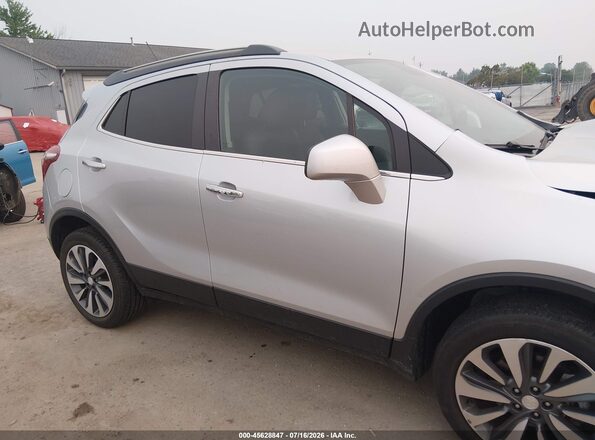 KL4CJESM6NB555273 2022 BUICK ENCORE Silver Widok wnętrza z tyłu