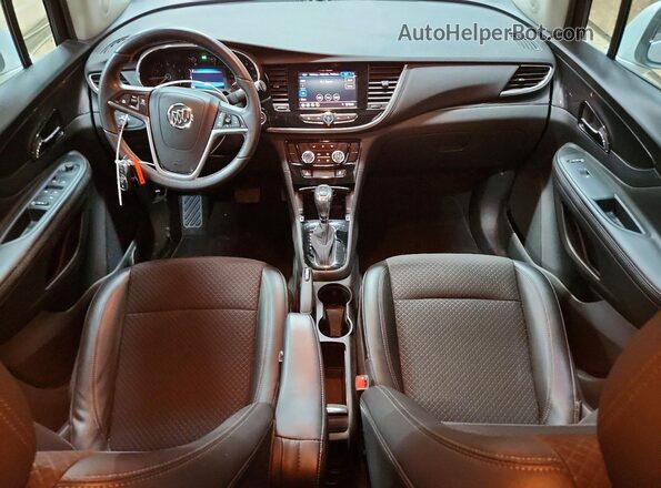 KL4CJESM9NB538113 2022 BUICK ENCORE Серебряный Вид панели приборов
