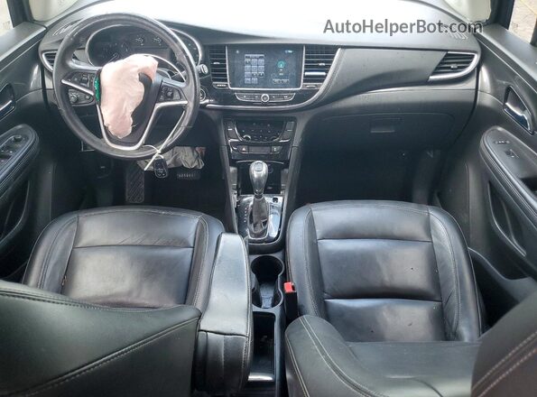 KL4CJGSB6JB554032 2018 BUICK ENCORE Белый Вид панели приборов