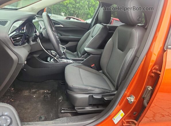 KL4MMBS20NB148171 2022 BUICK ENCORE Orange Vista interior delantera