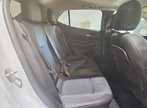 KL4MMBS20PB053824 2023 BUICK ENCORE White Widok wnętrza z tyłu