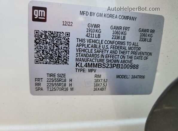 KL4MMBS23PB100988 2023 BUICK ENCORE White Вид наклейки з VIN-кодом