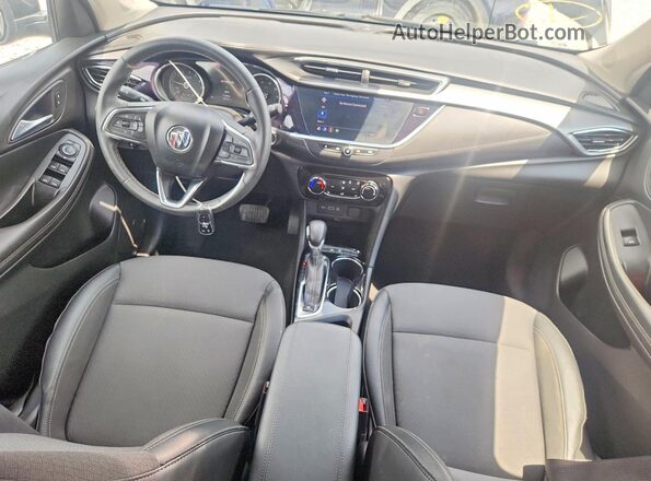 KL4MMBS28NB113555 2022 BUICK ENCORE Черный Вид панели приборов