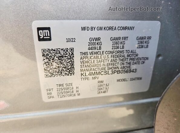 KL4MMCSL3PB056943 2023 BUICK ENCORE Silver Widok naklejki z numerem VIN