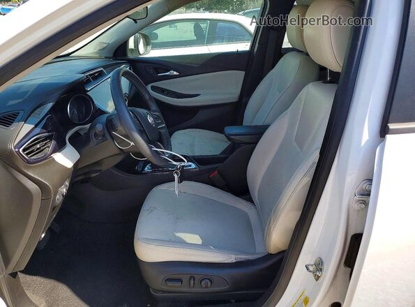 KL4MMDS26LB134218 2020 BUICK ENCORE White Вид салону спереду