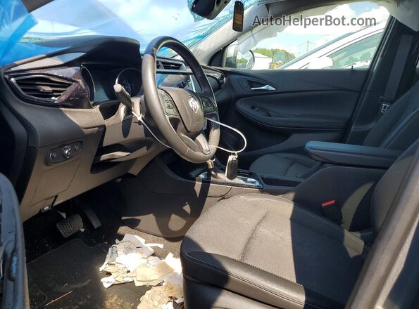 KL4MMDS26PB061714 2023 BUICK ENCORE Серебряный Вид салона спереди