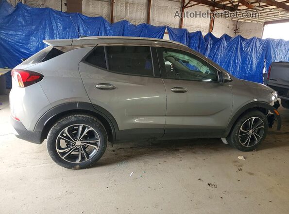 KL4MMDS26PB061714 2023 BUICK ENCORE Серебряный Задняя правая четверть