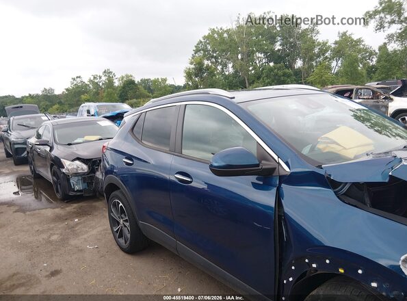 KL4MMDS28MB087422 2021 BUICK ENCORE Blue Vista interior trasera