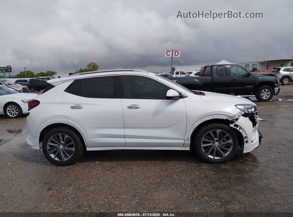 KL4MMDSL9MB066443 2021 BUICK ENCORE White Widok wnętrza z tyłu