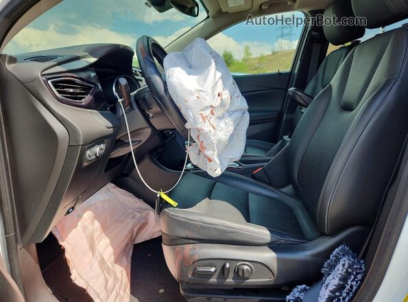 KL4MMFSL1NB063839 2022 BUICK ENCORE White Vista interior delantera