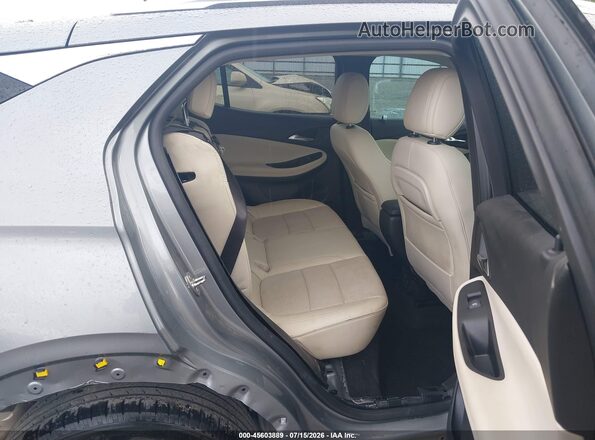 KL4MMFSL7PB071656 2023 BUICK ENCORE Gray Vista de la etiqueta del VIN