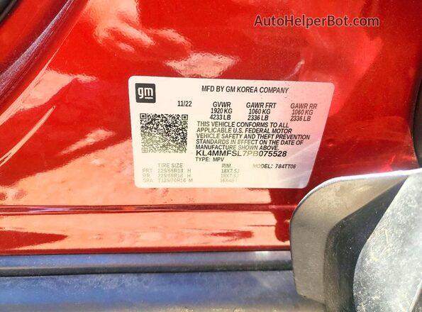 KL4MMFSL7PB075528 2023 BUICK ENCORE Red Vista del compartimento del motor