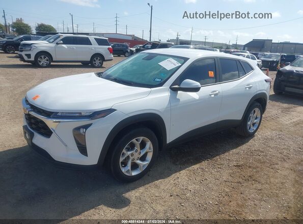 KL77LFE20RC018803 2024 CHEVROLET TRAX White Vista tres cuartos delantera izquierda