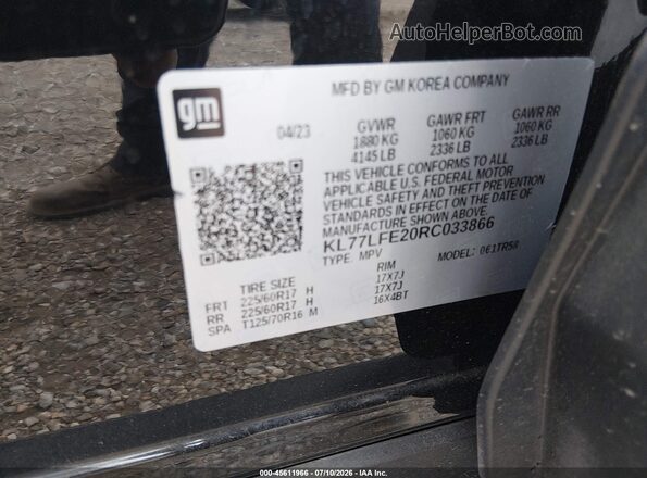 KL77LFE20RC033866 2024 CHEVROLET TRAX Black Vista del compartimento del motor
