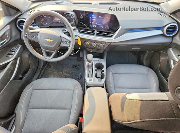 KL77LFE20RC057682 2024 CHEVROLET TRAX Black Առջևի վահանակի տեսք