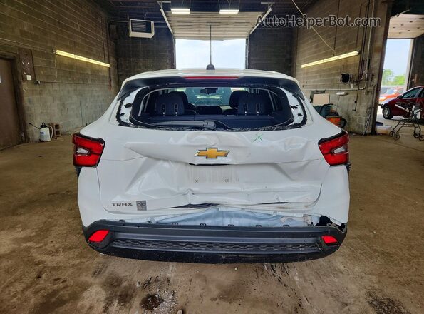 KL77LFE20RC121560 2024 CHEVROLET TRAX White Vista trasera