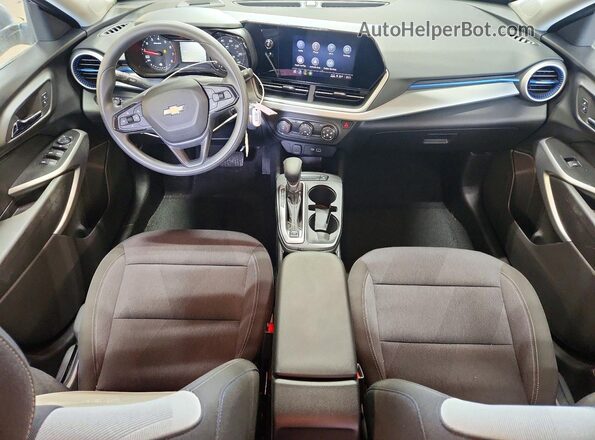 KL77LFE20RC121560 2024 CHEVROLET TRAX White Vista del salpicadero