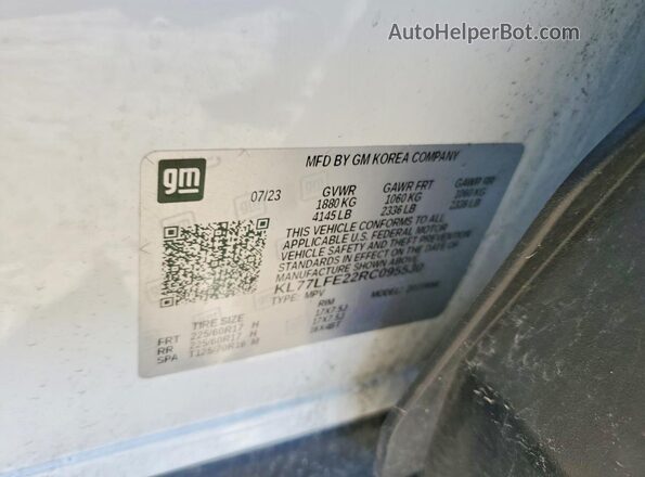 KL77LFE22RC095530 2024 CHEVROLET TRAX White VIN կոդի պիտակի տեսք
