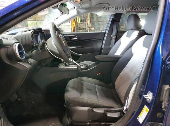 KL77LFE22RC153894 2024 CHEVROLET TRAX Blue Вид салону спереду