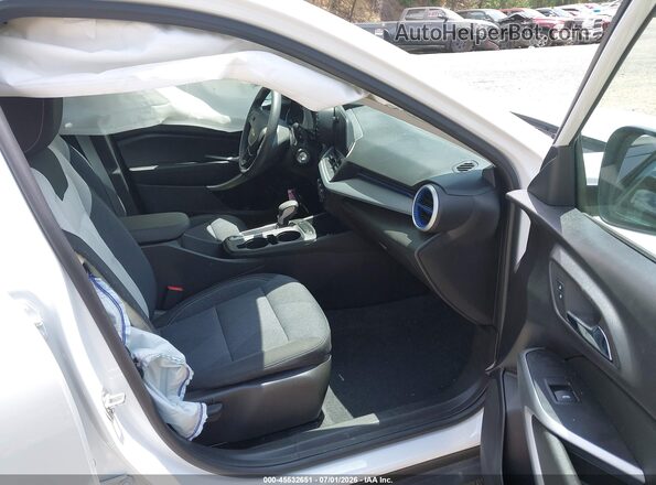 KL77LFE24RC127068 2024 CHEVROLET TRAX White წინა სალონის ხედი