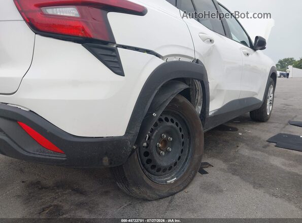 KL77LFE24RC177274 2024 CHEVROLET TRAX White Front view