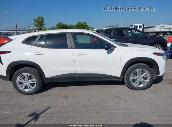 KL77LFE24RC208412 2024 CHEVROLET TRAX White Rear interior view