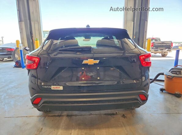 KL77LFE25RC148687 2024 CHEVROLET TRAX Black Հետևի տեսք