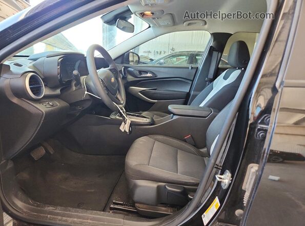 KL77LFE25RC148687 2024 CHEVROLET TRAX Black Սալոնի դիմացի տեսք